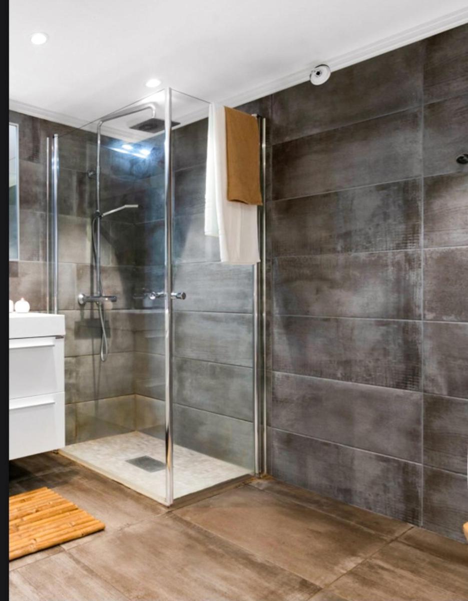 Modern Big 2 Bedroom Apartment Near Solsiden Trondheim Kültér fotó